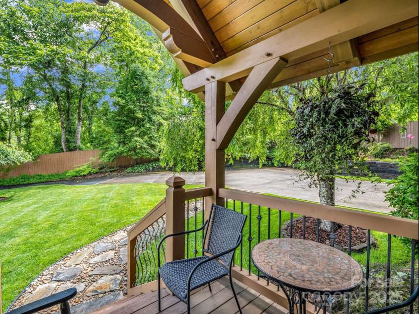 15 Sandy Branch, Black Mountain, NC 28711.  MLS# CAR4263340, YatesRealty ID 33376. 