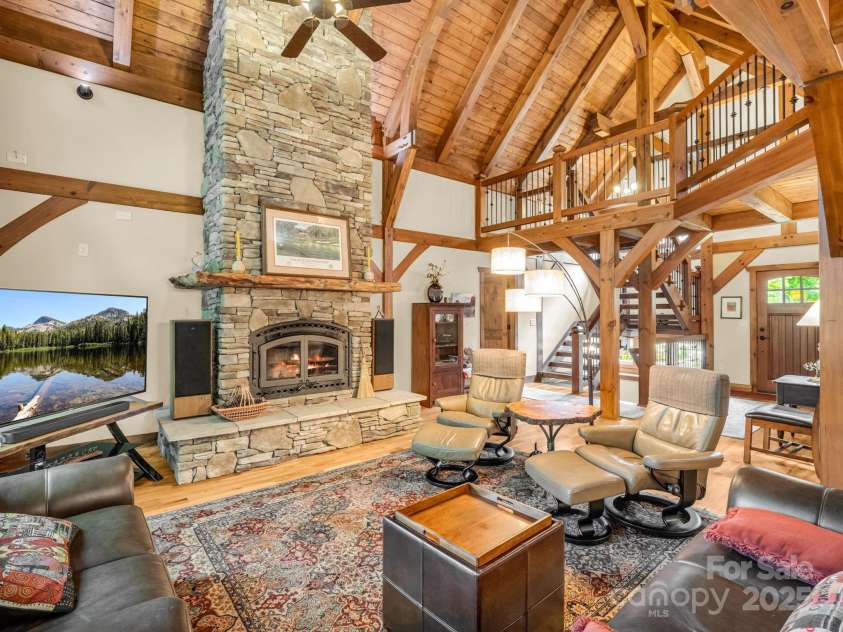 15 Sandy Branch, Black Mountain, NC 28711.  MLS# CAR4263340, YatesRealty ID 33376. 