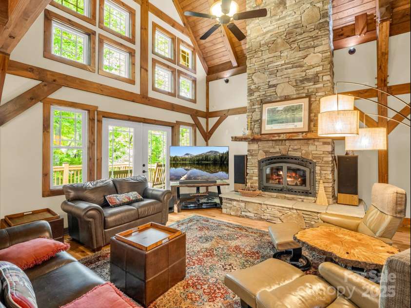 15 Sandy Branch, Black Mountain, NC 28711.  MLS# CAR4263340, YatesRealty ID 33376. 