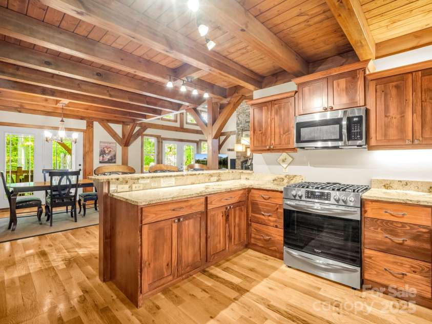 15 Sandy Branch, Black Mountain, NC 28711.  MLS# CAR4263340, YatesRealty ID 33376. 