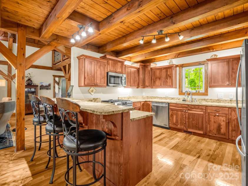 15 Sandy Branch, Black Mountain, NC 28711.  MLS# CAR4263340, YatesRealty ID 33376. 