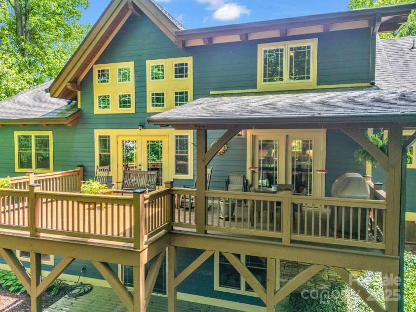 15 Sandy Branch, Black Mountain, NC 28711.  MLS# CAR4263340, YatesRealty ID 33376. 