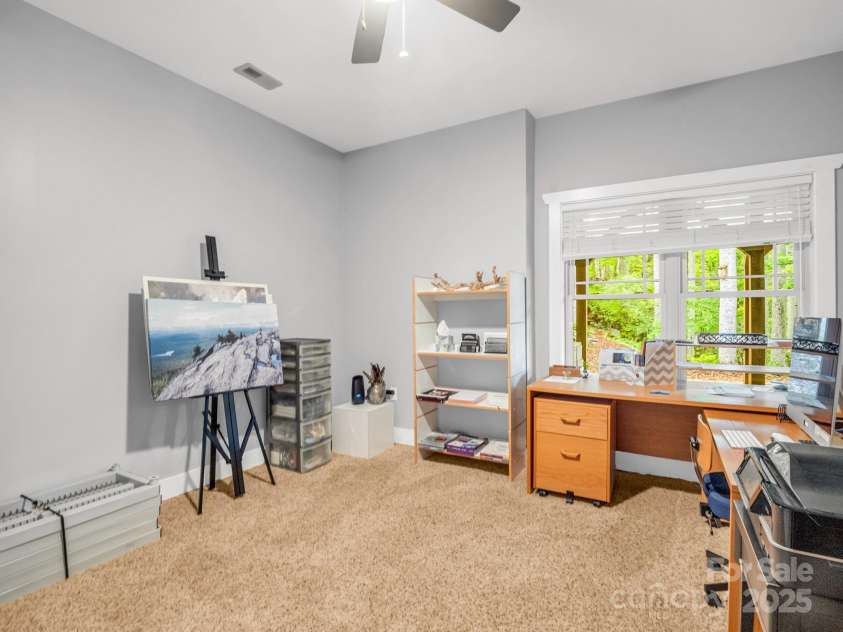 15 Sandy Branch, Black Mountain, NC 28711.  MLS# CAR4263340, YatesRealty ID 33376. 