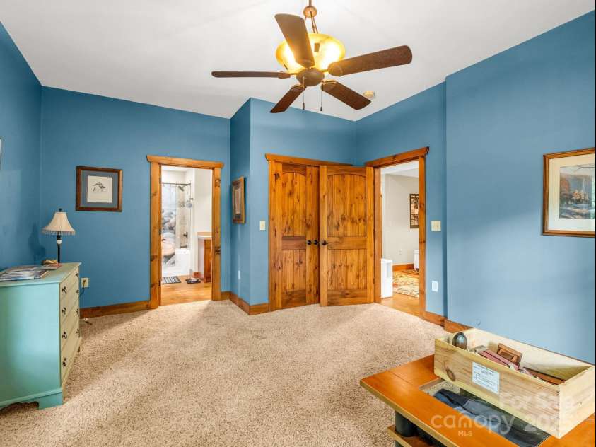 15 Sandy Branch, Black Mountain, NC 28711.  MLS# CAR4263340, YatesRealty ID 33376. 