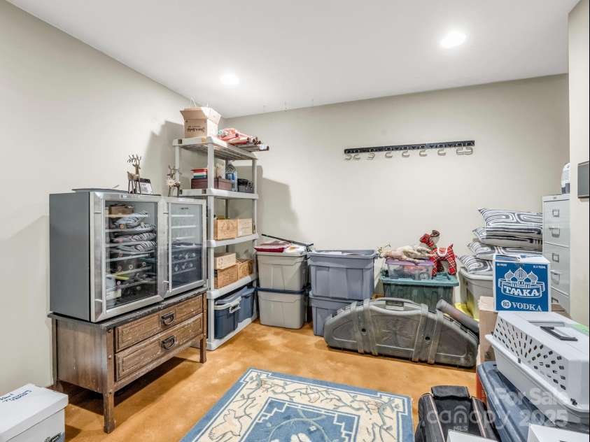 15 Sandy Branch, Black Mountain, NC 28711.  MLS# CAR4263340, YatesRealty ID 33376. 