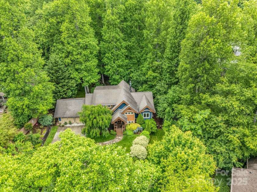 15 Sandy Branch, Black Mountain, NC 28711.  MLS# CAR4263340, YatesRealty ID 33376. 