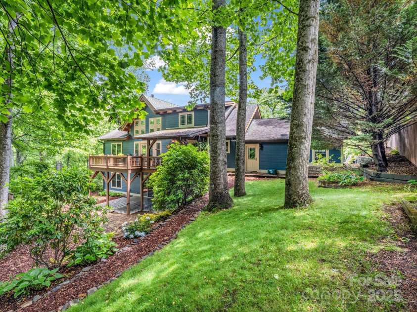 15 Sandy Branch, Black Mountain, NC 28711.  MLS# CAR4263340, YatesRealty ID 33376. 