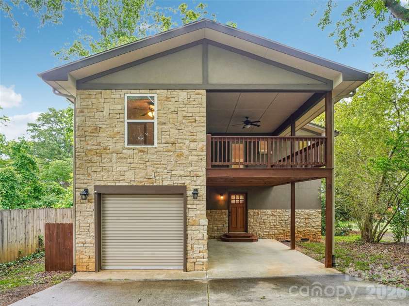 3 Delaware Avenue, Asheville, NC 28806.  MLS# CAR4388320, YatesRealty ID 33377. 