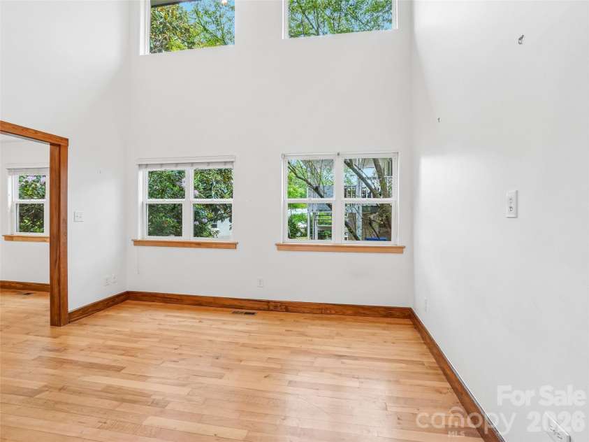 3 Delaware Avenue, Asheville, NC 28806.  MLS# CAR4388320, YatesRealty ID 33377. 