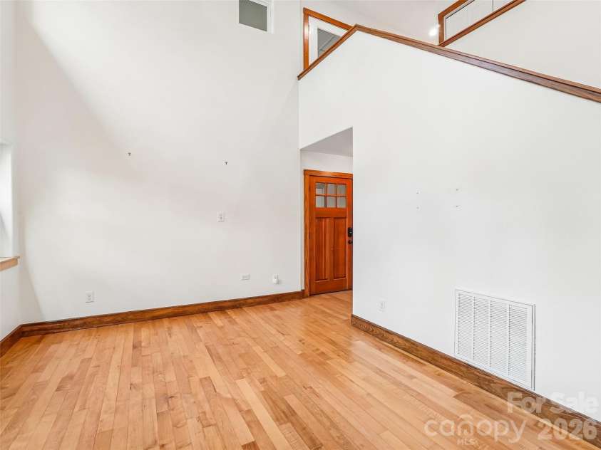 3 Delaware Avenue, Asheville, NC 28806.  MLS# CAR4388320, YatesRealty ID 33377. 