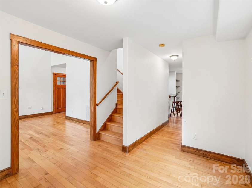 3 Delaware Avenue, Asheville, NC 28806.  MLS# CAR4388320, YatesRealty ID 33377. 