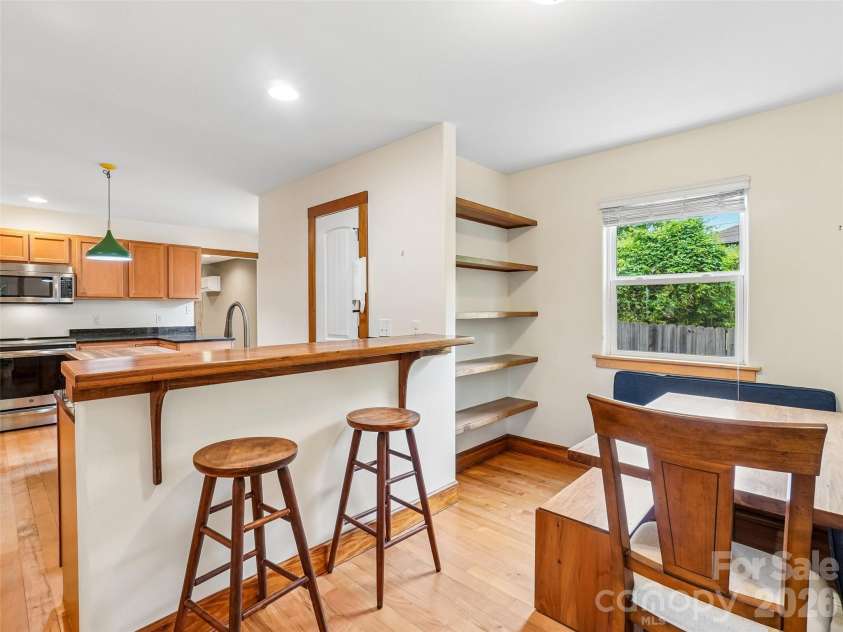 3 Delaware Avenue, Asheville, NC 28806.  MLS# CAR4388320, YatesRealty ID 33377. 