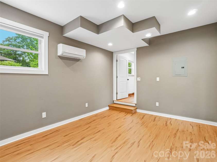 3 Delaware Avenue, Asheville, NC 28806.  MLS# CAR4388320, YatesRealty ID 33377. 