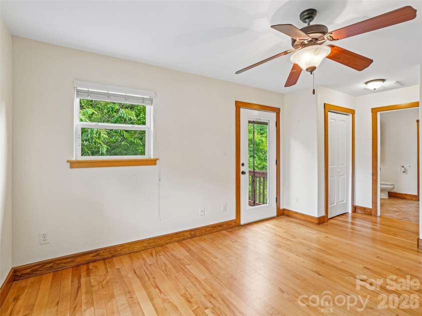 3 Delaware Avenue, Asheville, NC 28806.  MLS# CAR4388320, YatesRealty ID 33377. 