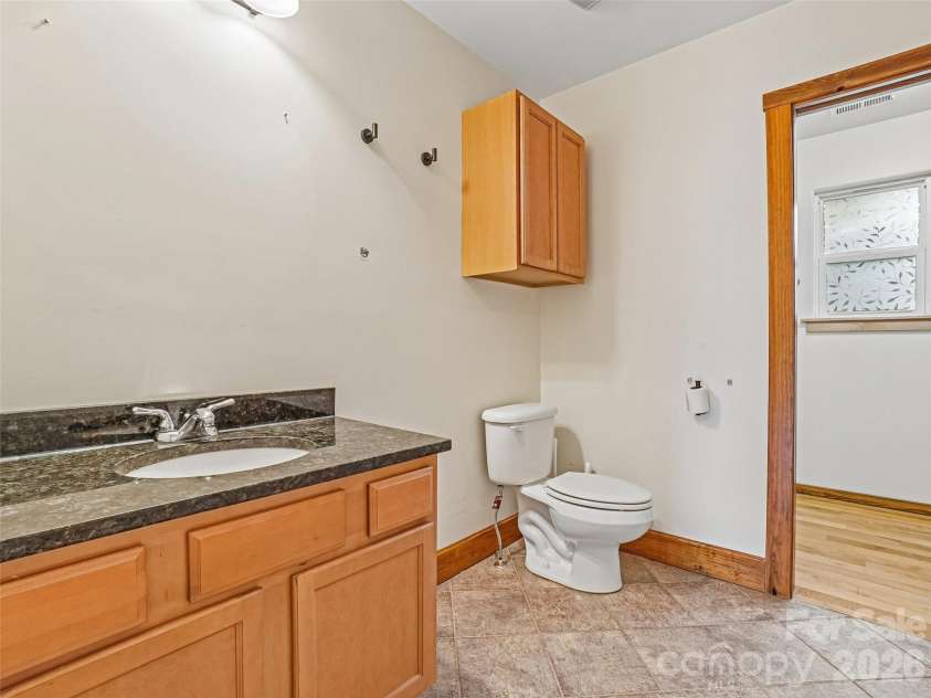 3 Delaware Avenue, Asheville, NC 28806.  MLS# CAR4388320, YatesRealty ID 33377. 