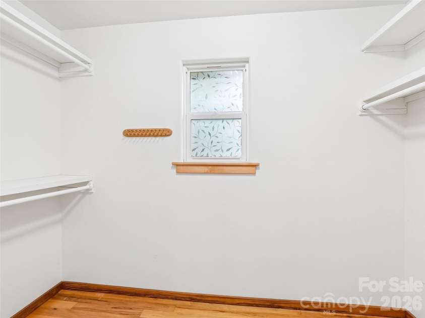 3 Delaware Avenue, Asheville, NC 28806.  MLS# CAR4388320, YatesRealty ID 33377. 