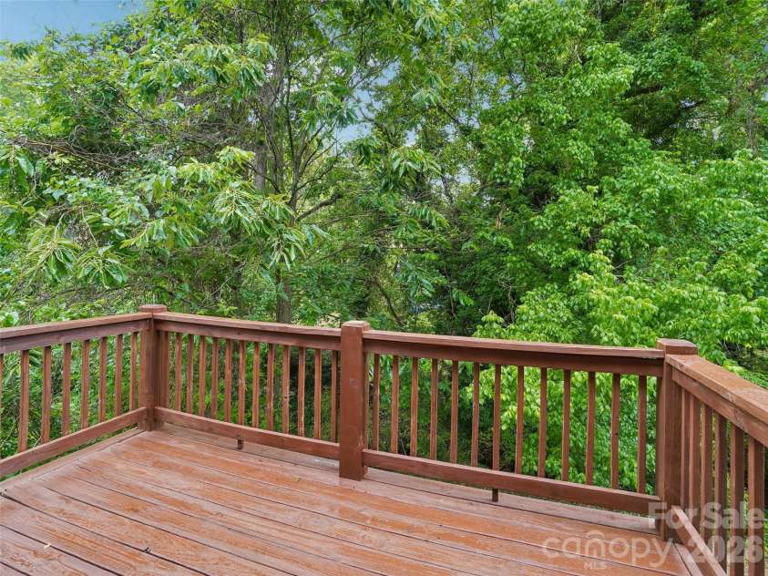 3 Delaware Avenue, Asheville, NC 28806.  MLS# CAR4388320, YatesRealty ID 33377. 