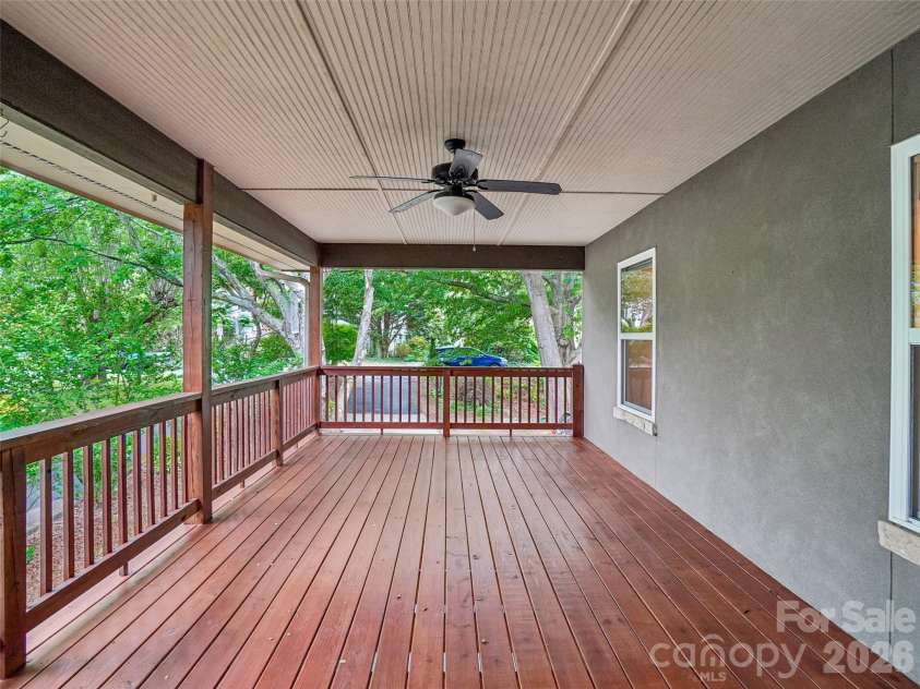 3 Delaware Avenue, Asheville, NC 28806.  MLS# CAR4388320, YatesRealty ID 33377. 