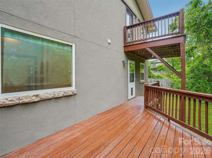 3 Delaware Avenue, Asheville, NC 28806.  MLS# CAR4388320, YatesRealty ID 33377. 