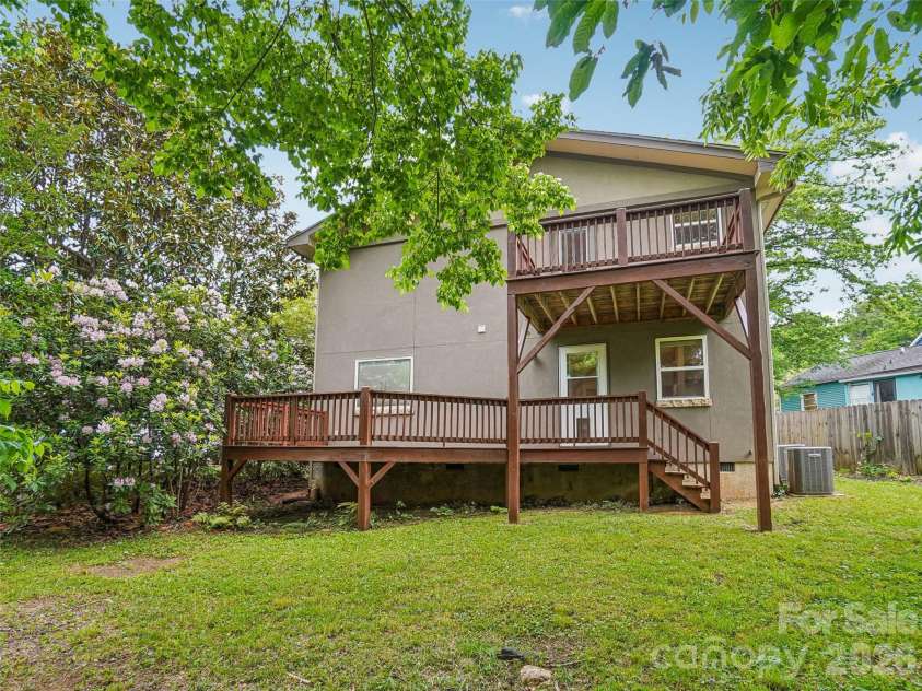 3 Delaware Avenue, Asheville, NC 28806.  MLS# CAR4388320, YatesRealty ID 33377. 