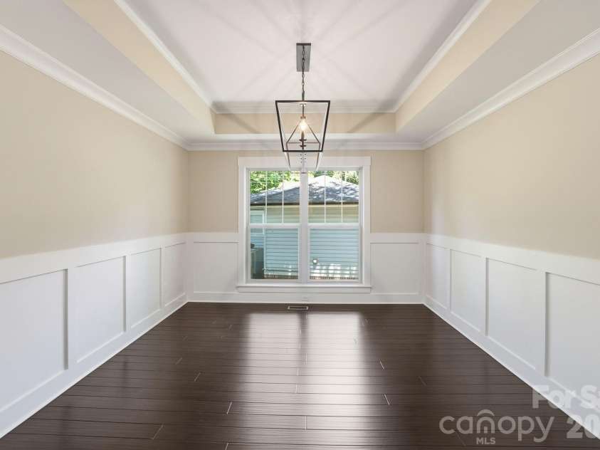 740 Seldon Drive, Charlotte, NC 28216.  MLS# CAR4389074, YatesRealty ID 33378. 