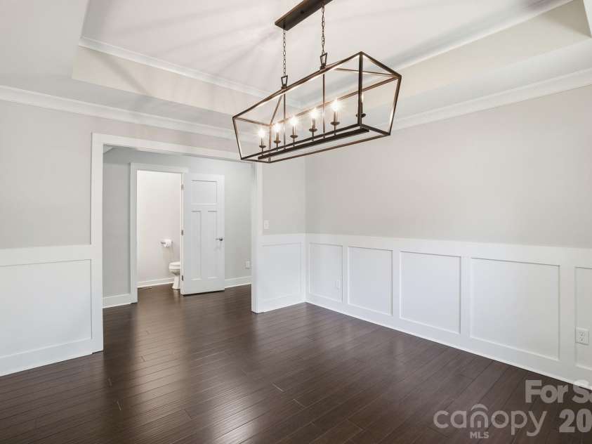 740 Seldon Drive, Charlotte, NC 28216.  MLS# CAR4389074, YatesRealty ID 33378. 