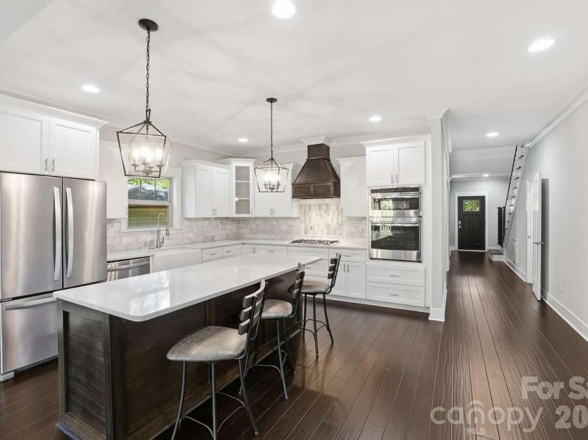 740 Seldon Drive, Charlotte, NC 28216.  MLS# CAR4389074, YatesRealty ID 33378. 