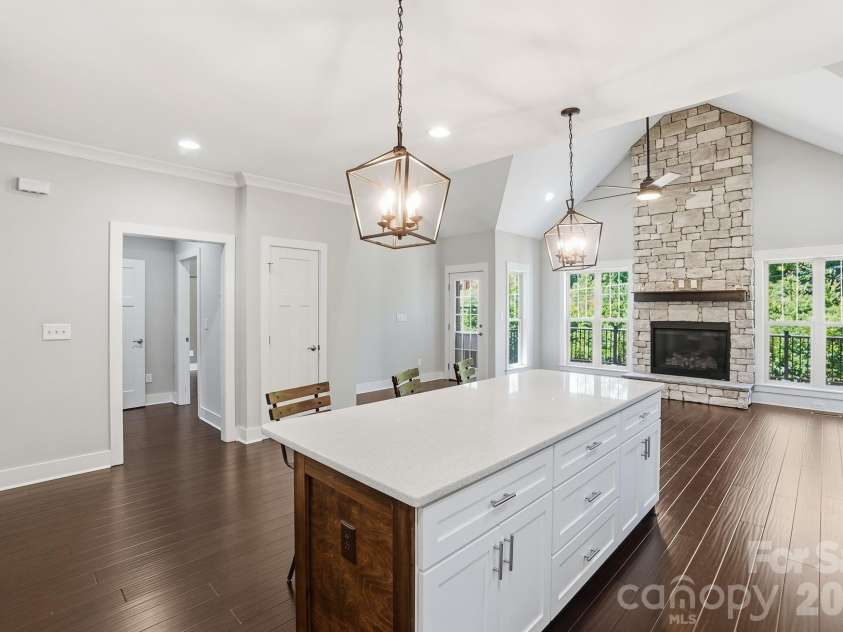 740 Seldon Drive, Charlotte, NC 28216.  MLS# CAR4389074, YatesRealty ID 33378. 