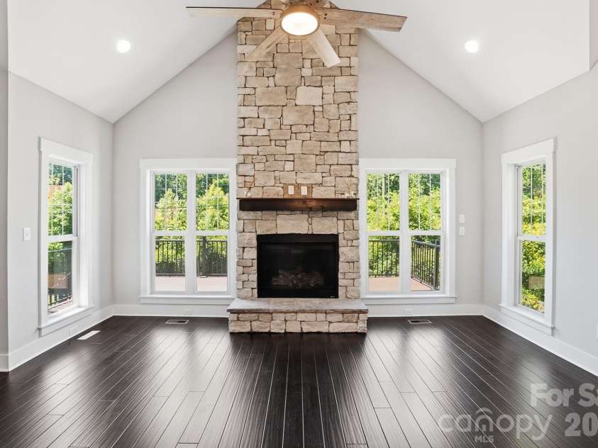 740 Seldon Drive, Charlotte, NC 28216.  MLS# CAR4389074, YatesRealty ID 33378. 