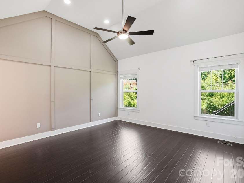 740 Seldon Drive, Charlotte, NC 28216.  MLS# CAR4389074, YatesRealty ID 33378. 