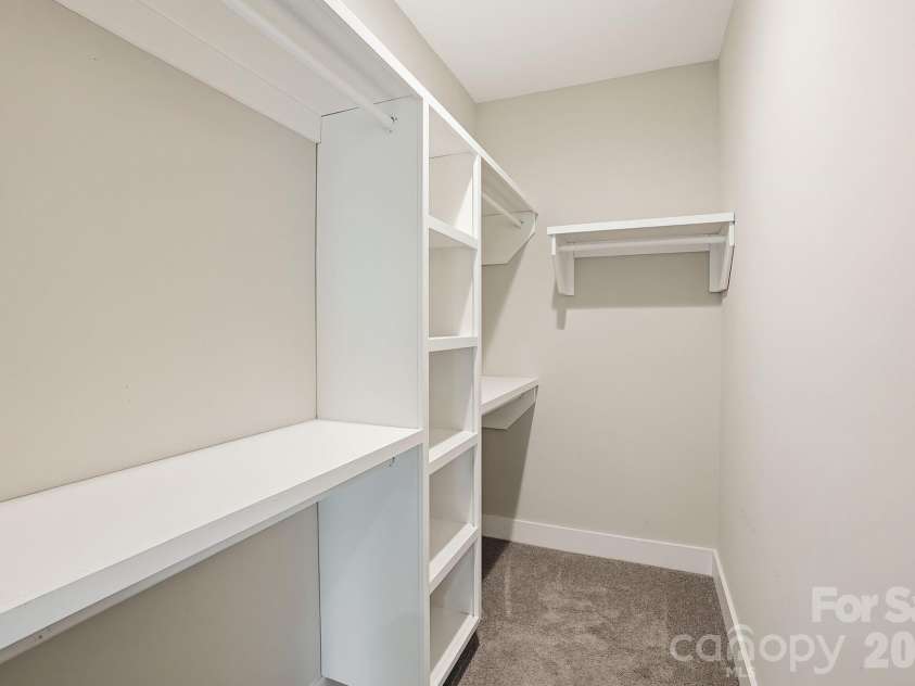 740 Seldon Drive, Charlotte, NC 28216.  MLS# CAR4389074, YatesRealty ID 33378. 