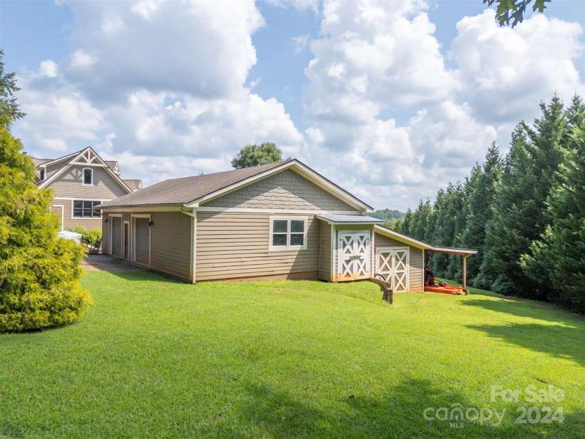 401 Hughes Creek Road, Columbus, NC 28722.  MLS# CAR4177973, YatesRealty ID 3338. 