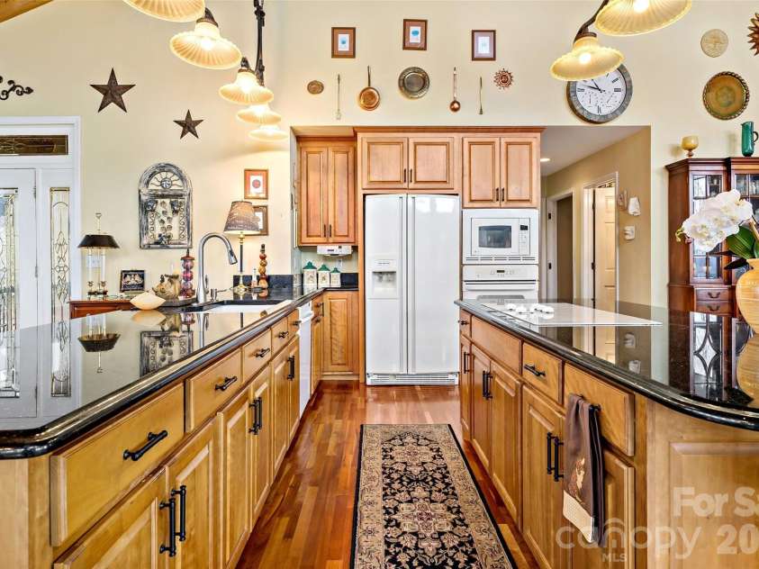 60 Valley View Drive, Marion, NC 28752.  MLS# CAR4217189, YatesRealty ID 3338. 