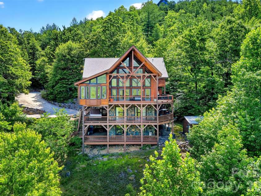 60 Valley View Drive, Marion, NC 28752.  MLS# CAR4217189, YatesRealty ID 3338. 