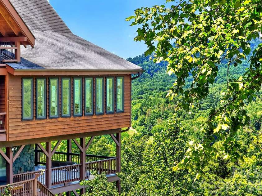 60 Valley View Drive, Marion, NC 28752.  MLS# CAR4217189, YatesRealty ID 3338. 
