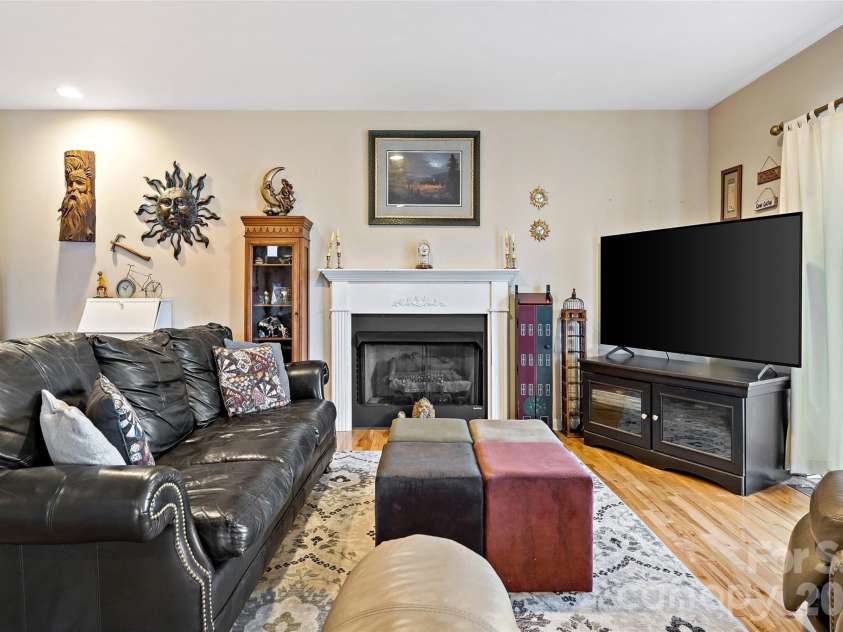60 Valley View Drive, Marion, NC 28752.  MLS# CAR4217189, YatesRealty ID 3338. Lower level den/walk out basement