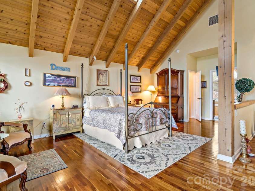 60 Valley View Drive, Marion, NC 28752.  MLS# CAR4217189, YatesRealty ID 3338. Upper level BR Suite