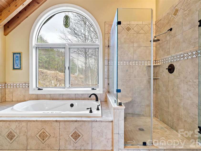 60 Valley View Drive, Marion, NC 28752.  MLS# CAR4217189, YatesRealty ID 3338. Upper level BR Suite