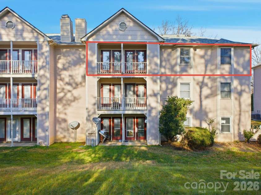 6146 Meadow Rose Lane, Charlotte, NC 28215.  MLS# CAR4333078, YatesRealty ID 3338. 