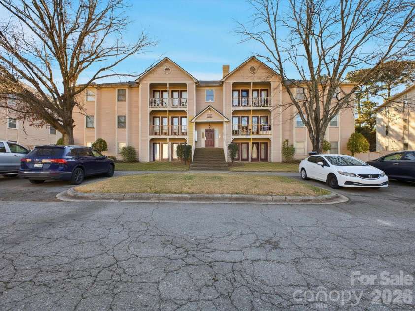 6146 Meadow Rose Lane, Charlotte, NC 28215.  MLS# CAR4333078, YatesRealty ID 3338. 