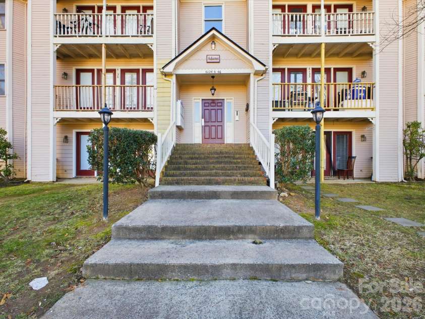 6146 Meadow Rose Lane, Charlotte, NC 28215.  MLS# CAR4333078, YatesRealty ID 3338. 