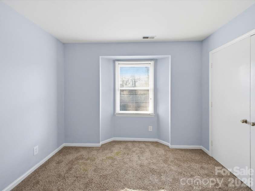 6146 Meadow Rose Lane, Charlotte, NC 28215.  MLS# CAR4333078, YatesRealty ID 3338. 