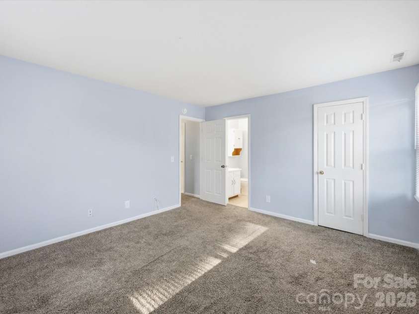 6146 Meadow Rose Lane, Charlotte, NC 28215.  MLS# CAR4333078, YatesRealty ID 3338. 