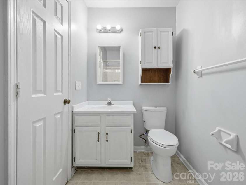 6146 Meadow Rose Lane, Charlotte, NC 28215.  MLS# CAR4333078, YatesRealty ID 3338. 