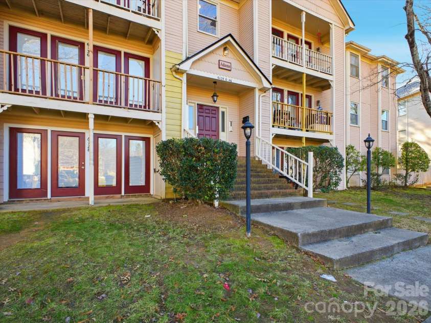 6146 Meadow Rose Lane, Charlotte, NC 28215.  MLS# CAR4333078, YatesRealty ID 3338. 