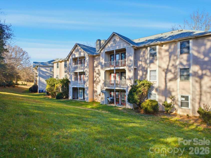 6146 Meadow Rose Lane, Charlotte, NC 28215.  MLS# CAR4333078, YatesRealty ID 3338. 