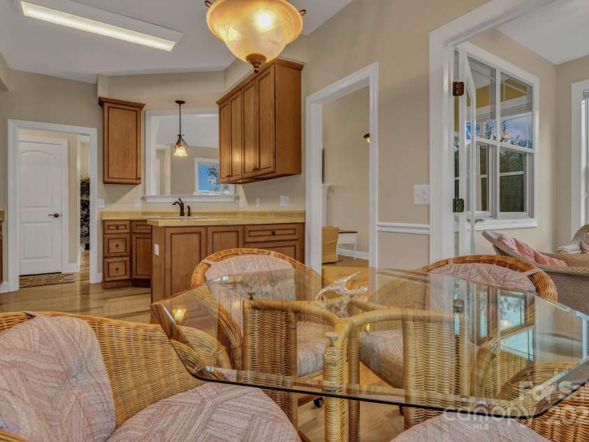 432 Oak Grove Road, Flat Rock, NC 28731.  MLS# CAR4286184, YatesRealty ID 33380. 