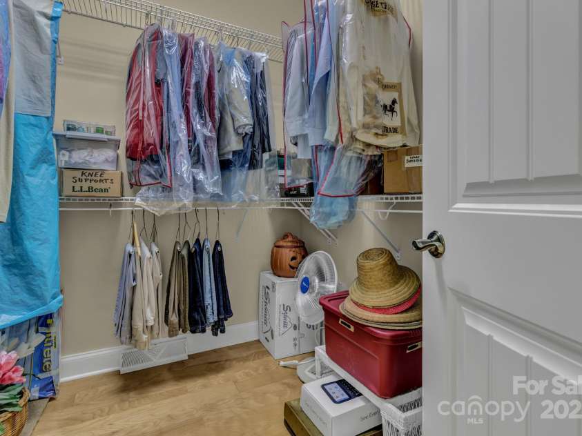 432 Oak Grove Road, Flat Rock, NC 28731.  MLS# CAR4286184, YatesRealty ID 33380. Walk in closet