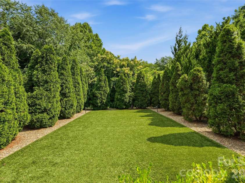 812 Ideal Way, Charlotte, NC 28203.  MLS# CAR4389056, YatesRealty ID 33380. Backyard.