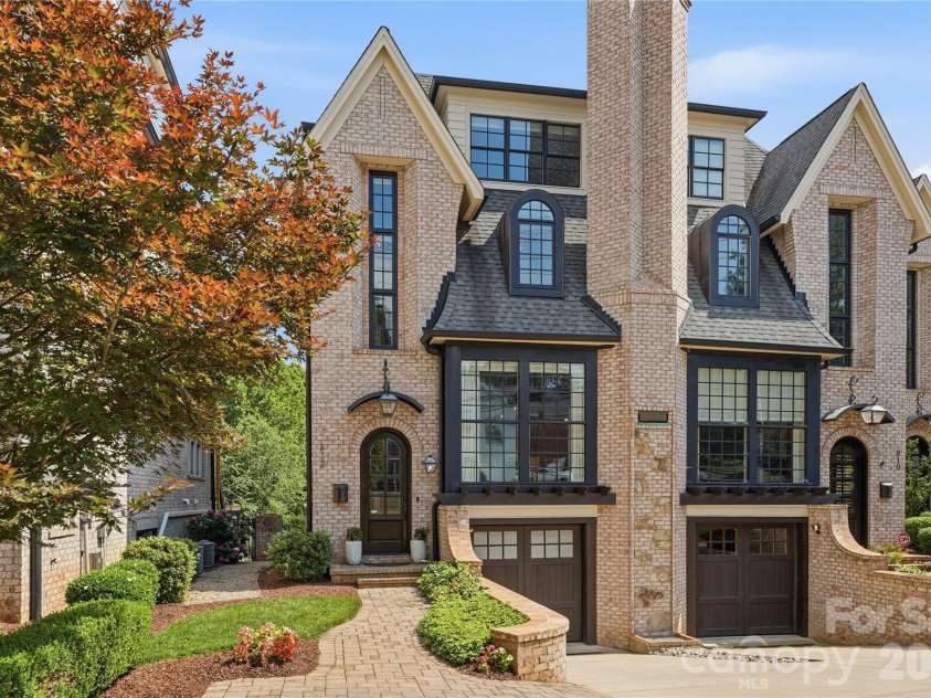 812 Ideal Way, Charlotte, NC 28203.  MLS# CAR4389056, YatesRealty ID 33380. Front exterior.